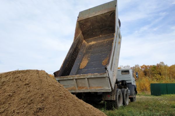 Topsoil Delivery in Sandy