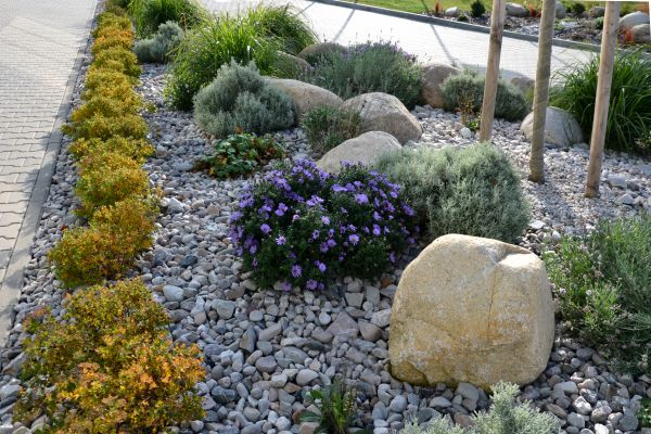 Decorative Rock Installation in Sandy
